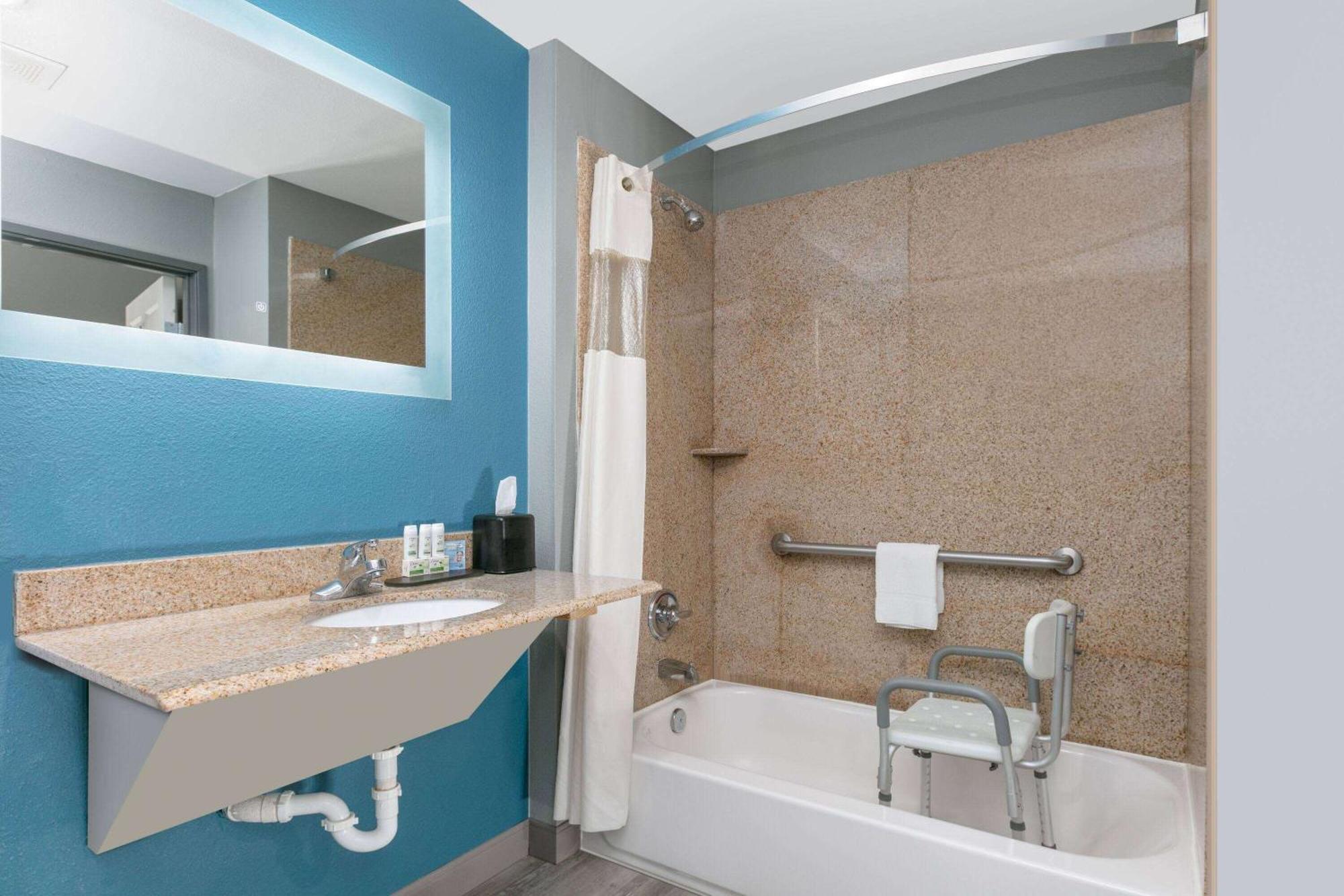 La Quinta By Wyndham Decatur Hotell Exteriör bild
