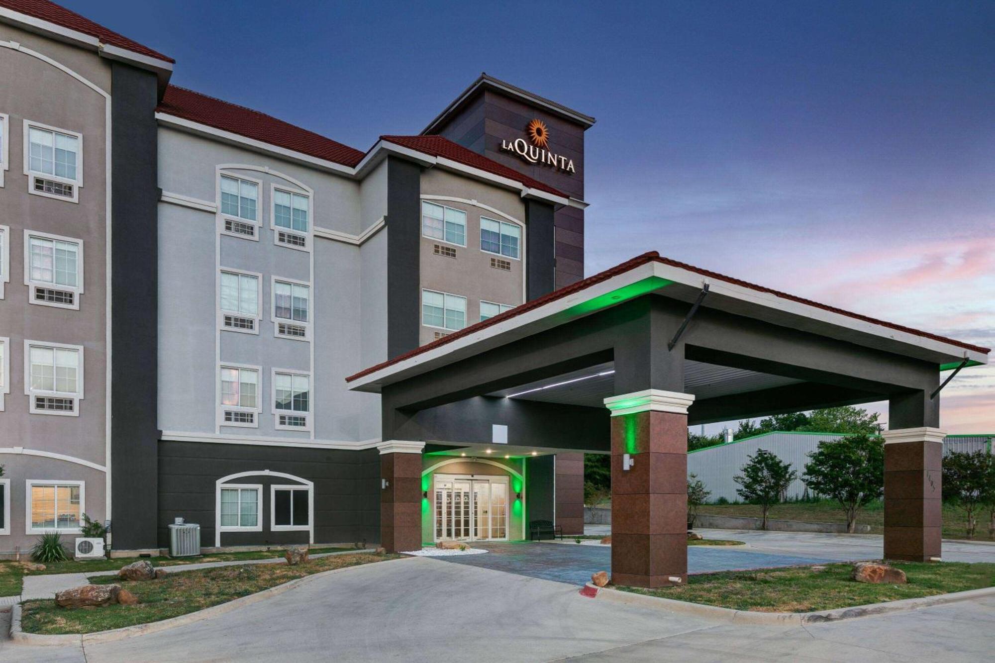 La Quinta By Wyndham Decatur Hotell Exteriör bild